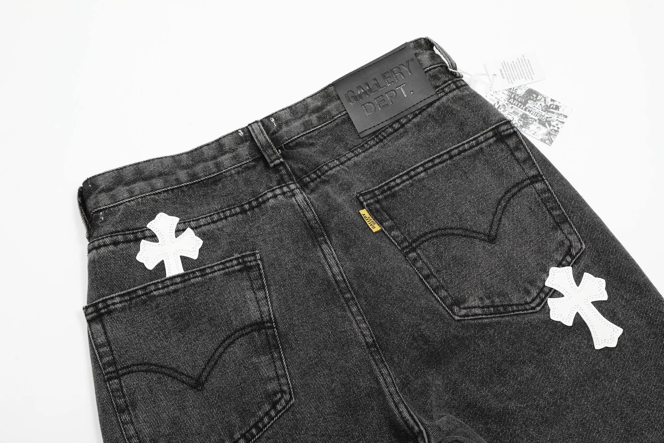 #8160 P260💰 Independent GALLERY DEPT. Vintage spliced black and gray snowflake pattern cross loose washed flared jeans - truly restore the ultimate texture of Vintage - original hardware accessories washed and other elevators, QR code analysis are all purchased from the original factory, high degree of restoration, you are welcome to compare with a certain product ~ - three-dimensional version Loose and comfortable, not picky about the figure, taller and slimmer, factory Seiko, original factory quality control, same style for men and women, can be matched with couples, versatile recommendation Essential jeans for all seasons - sizes: 28 30 32 34 36